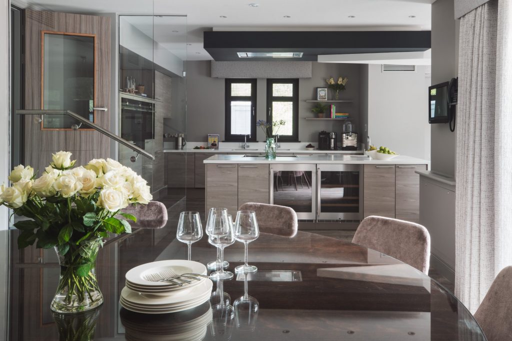 dining room facilities at Ardlui Retreat